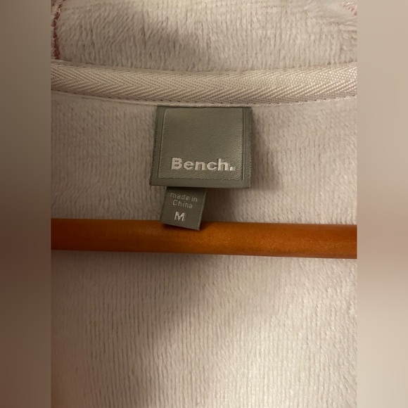 Bench zip up with fleece type lining - Picture 3 of 4